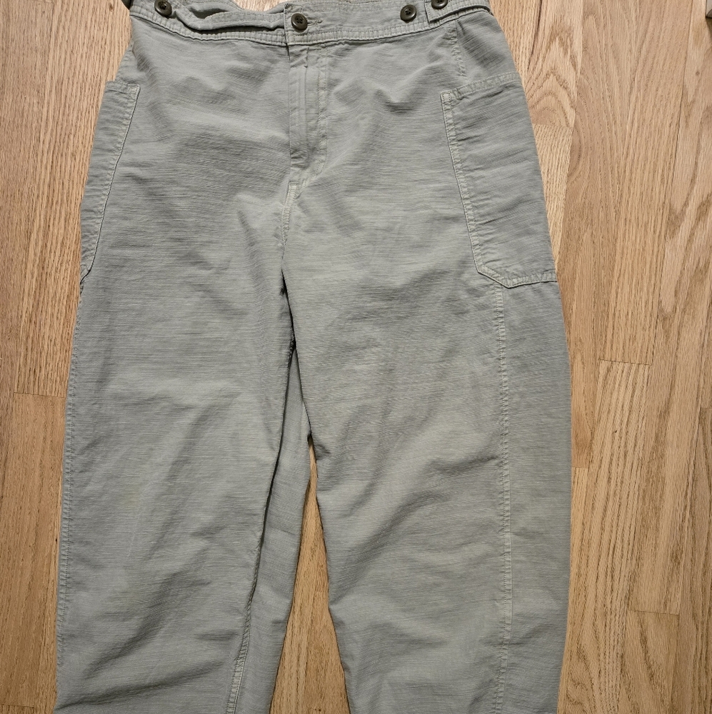Everlane Women's Cropped Pants in Light Green